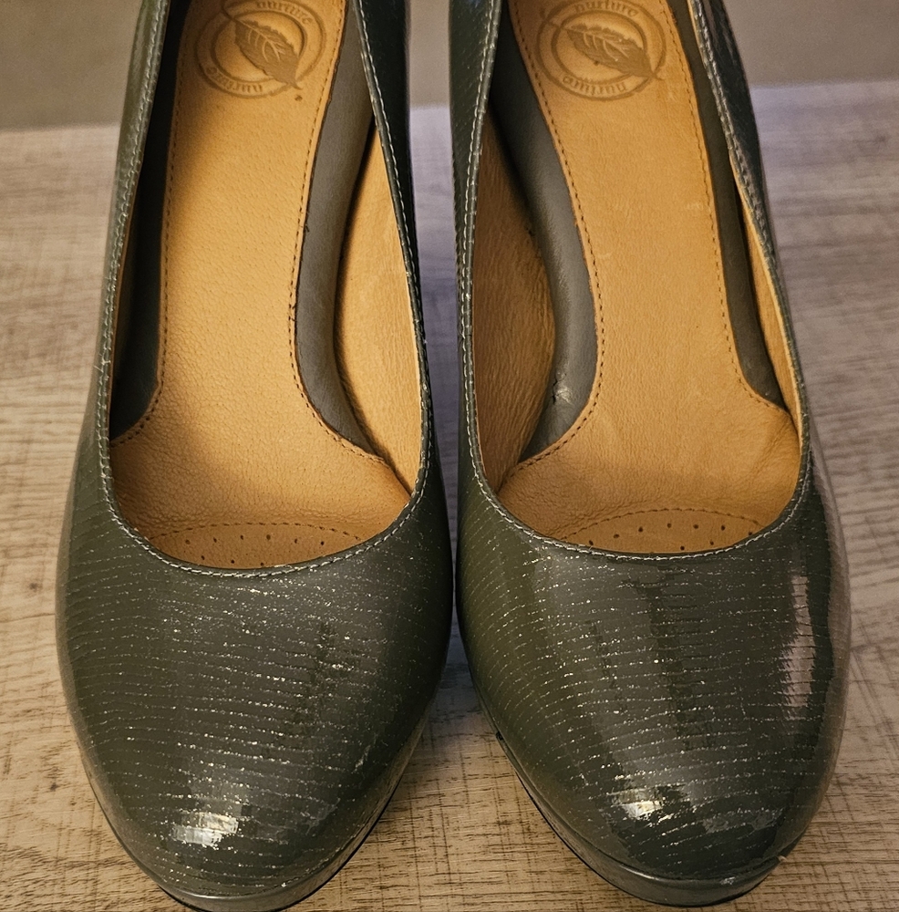 New!Nurture platform round toe heels